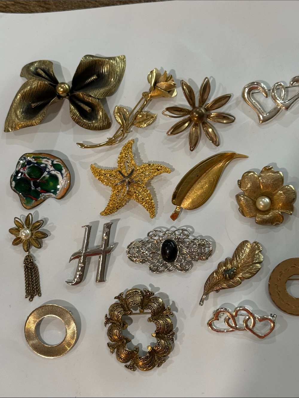 Vintage lot of 16 Assorted Brooch Pin Set / 4 Signed BSK Giovanni Emmons Doro